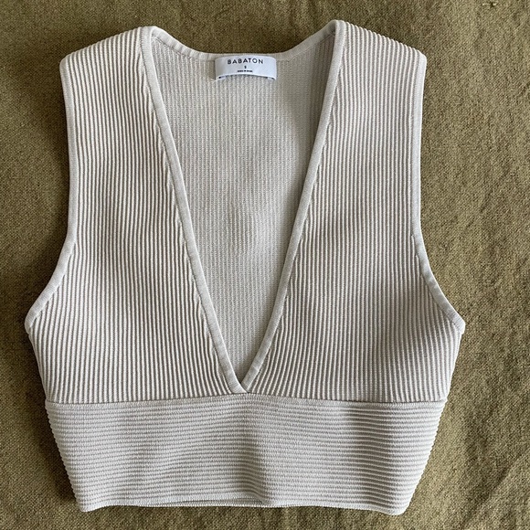 Aritzia Tops - Aritzia (Bavarian brand) Sculpt Tank